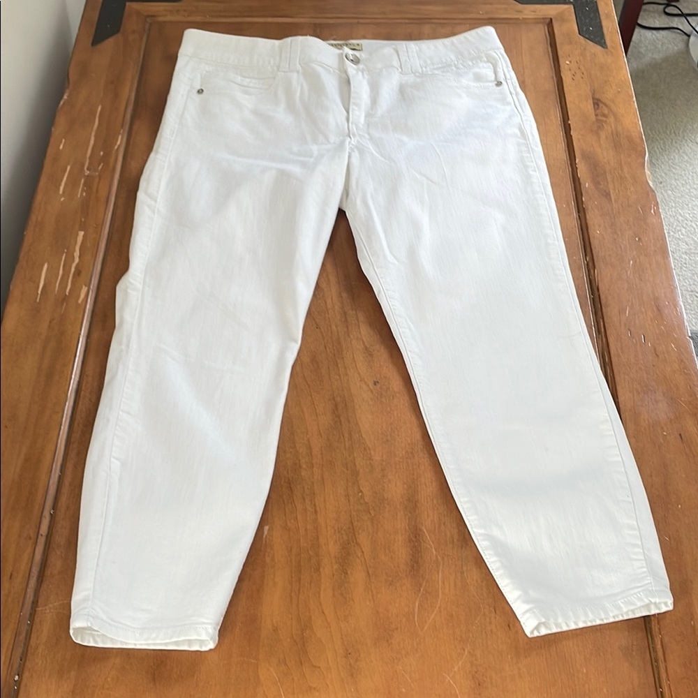 Democracy Absolution Booty Lift White Jeans Size 14